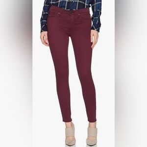 104. HUDSON NICO ANKLE
MIDRISE SKINNY STRETCH
JEANS RICH Garnet color
